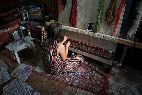 Carpet worker